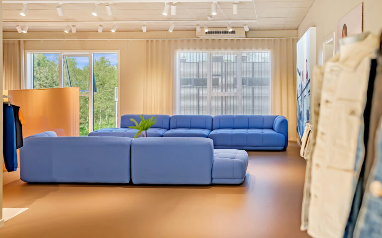 Modulbyggeri Kontor Og Showroom Showroom Med Louge Miljø